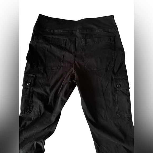 AE Stretch Pull-On High-Waisted Kick
Bootcut Cargo Pant - Picture 8 of 9